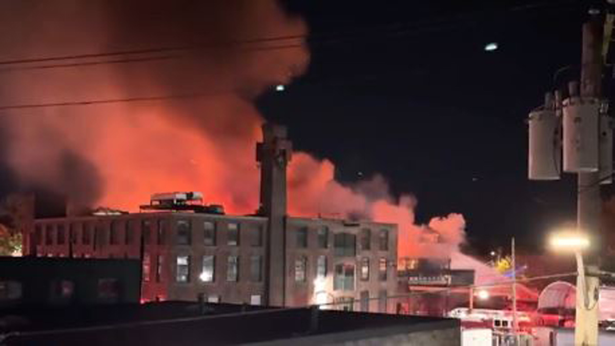 Crews battle huge fire at building in Providence, RI - Boston News, Weather, Sports [Video]