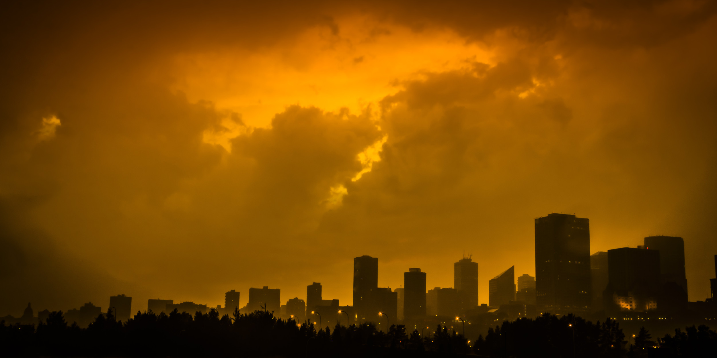 Unusual Sky Amid Lightning and Thunderstorm: ‘Looked Like Apocalypse’ [Video]