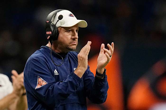 UTSA football frustrated but not defeated as Roadrunners seek first win in AAC play [Video]