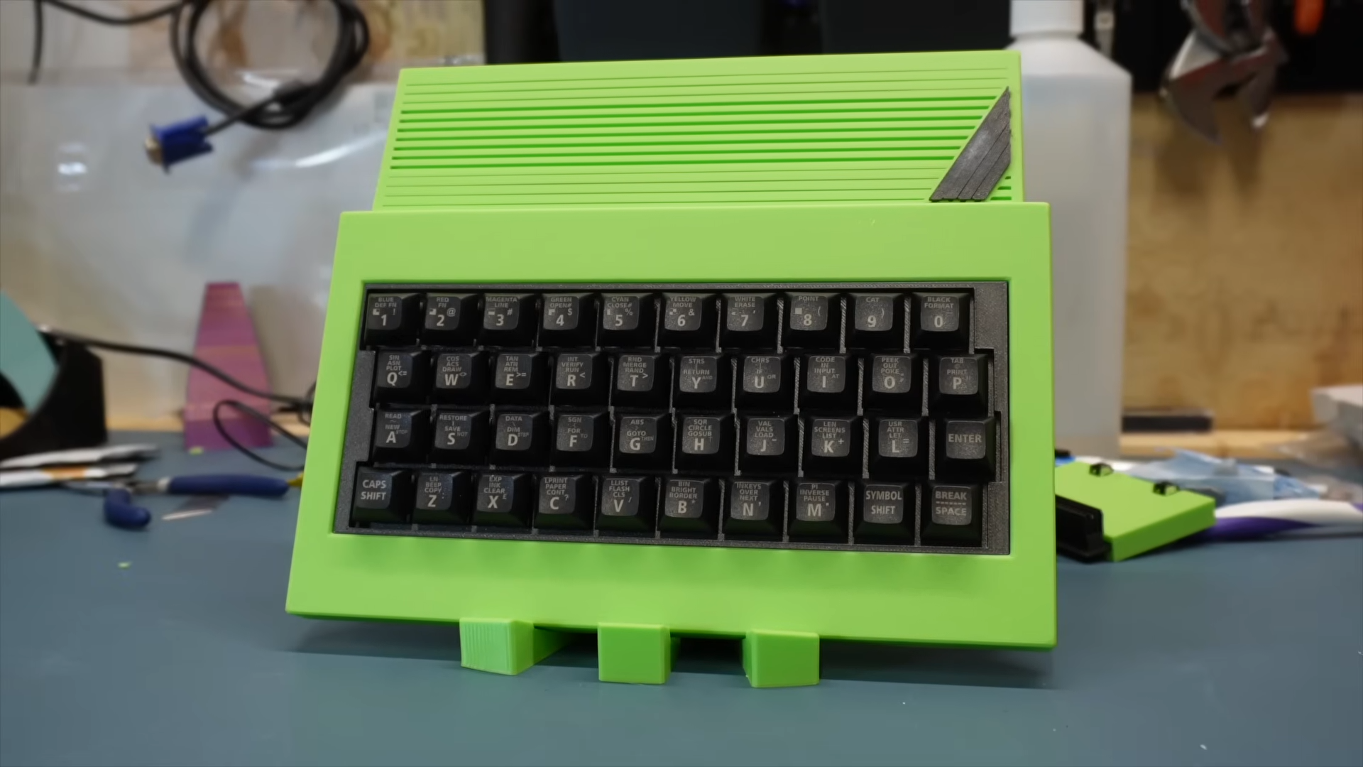 Building A ZX Spectrum Using Only New Parts [Video]