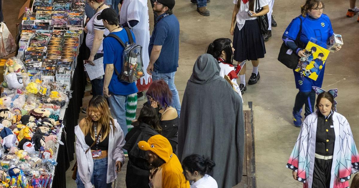 Opening night of 2024 Anime Nebraskon at the Mid-America Center [Video]