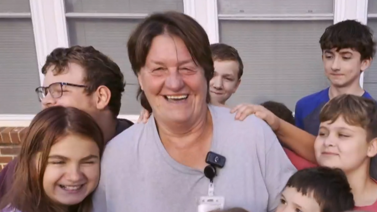 Missouri elementary school names building after its beloved custodian [Video]