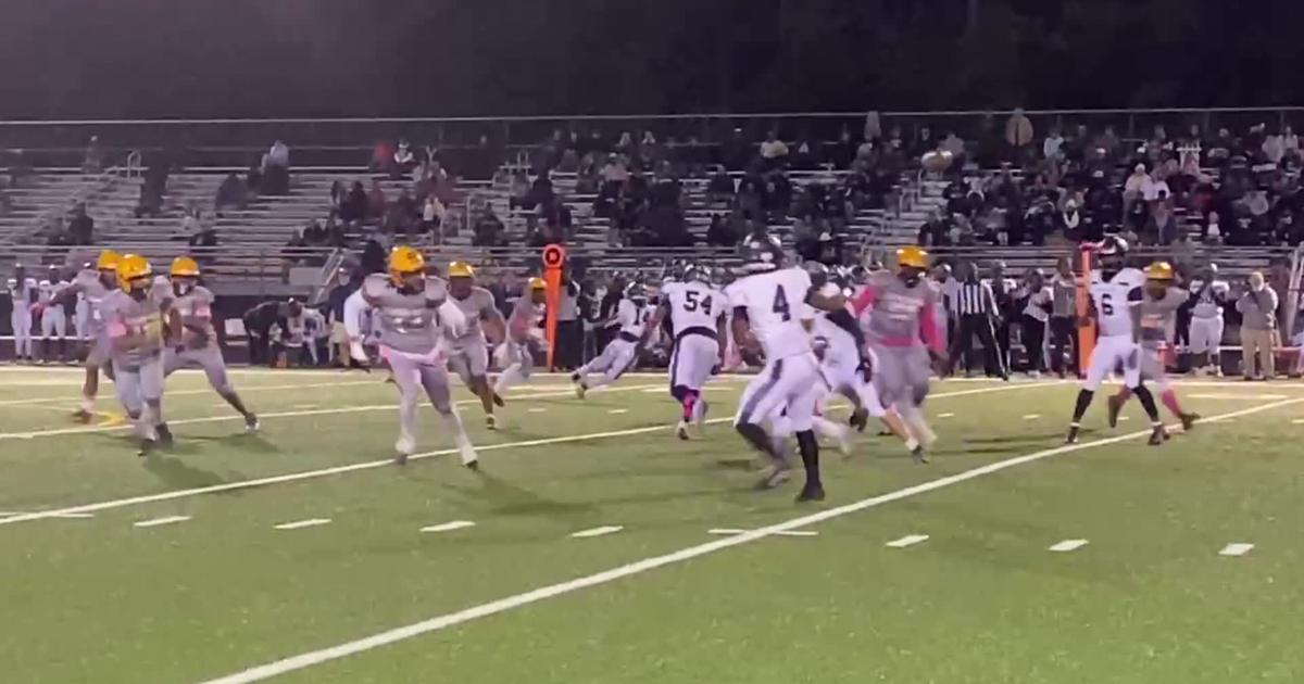 Harry Dalton pass complete to Mickiel Johnson for Dinwiddie football in 56-12 win over Petersburg [Video]