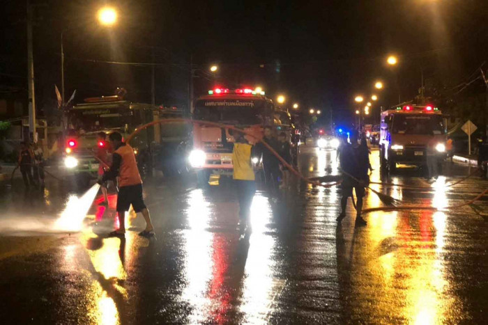 Bangkok Post – Stranded tourists rescued from flash flood in Thailand’s Uthai Thani province [Video]