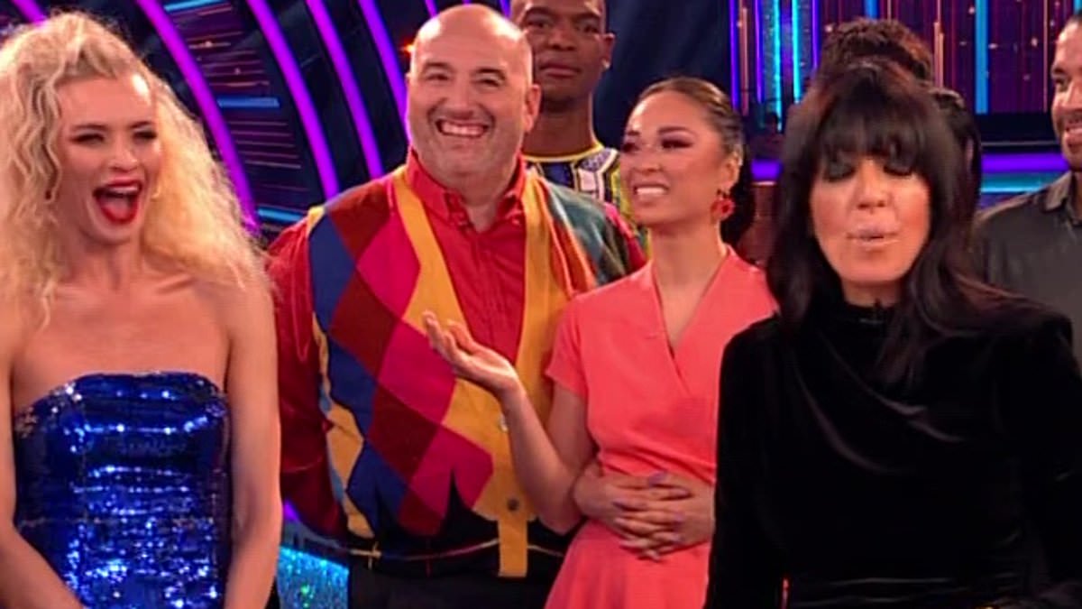 Why Wynne Evans and Katya Jones ‘wandering hands’ scandal has infuriated woke Strictly bosses: KATIE HIND [Video]