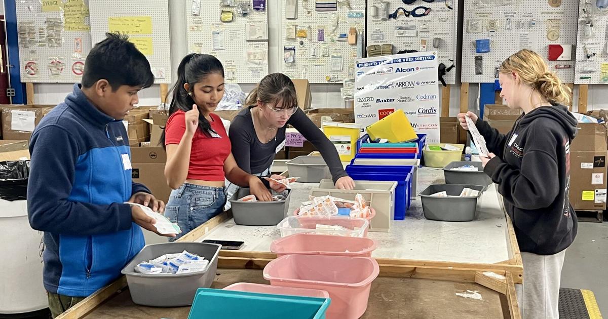 duPont Manual student sends medical supplies to India with Louisville-based SOS | Education [Video]