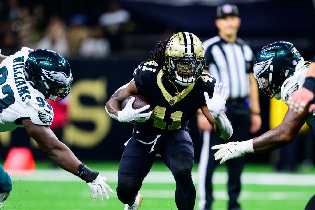 Alvin Kamara shoots down Saints trade request rumor [Video]