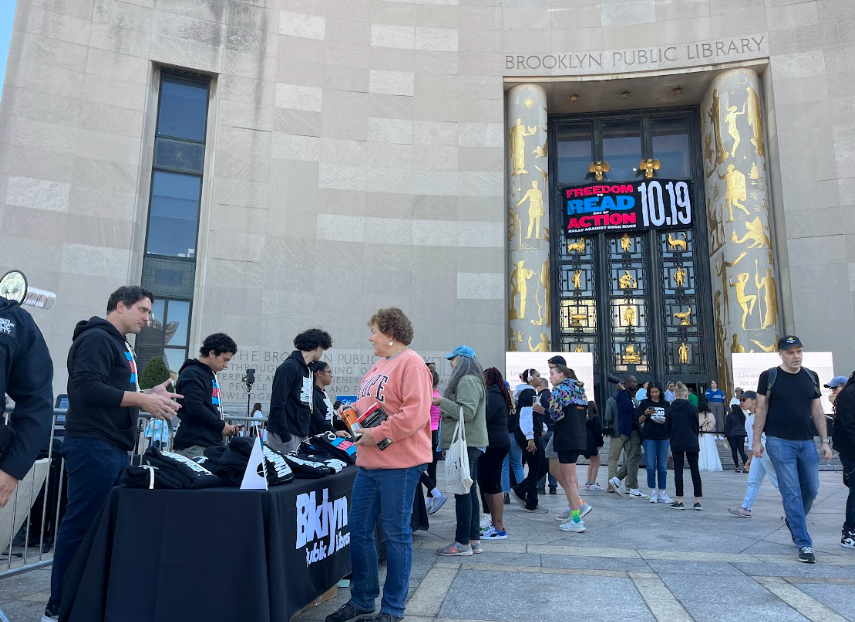 NYC Libraries rally against book banning [Video]