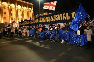 Tens of thousands rally in Georgia for EU ahead of pivotal vote [Video]