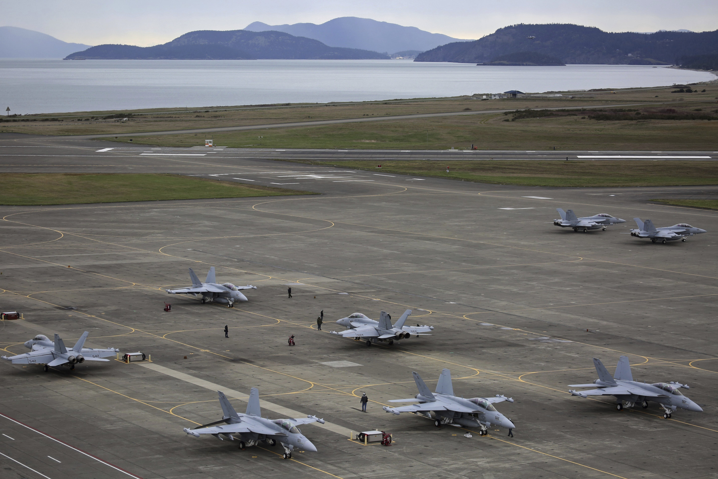 Two Navy Pilots Declared Dead in Washington State [Video]