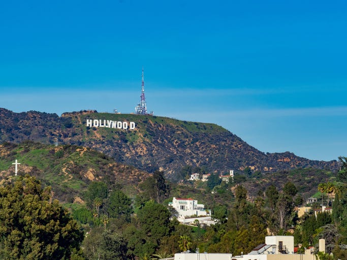 Police investigate possible burglary at home Hollywood Hills [Video]