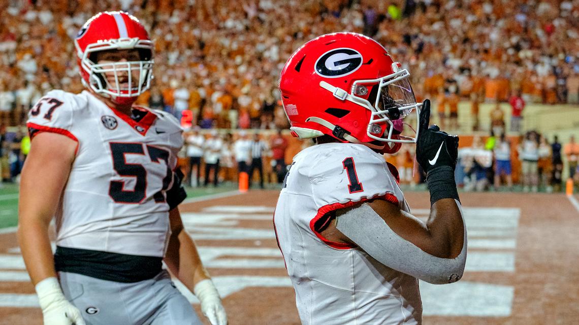 Georgia moves up in AP College Football Playoff bracket [Video]