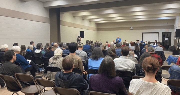 Mayoral candidates meet with Regina residents – Regina [Video]