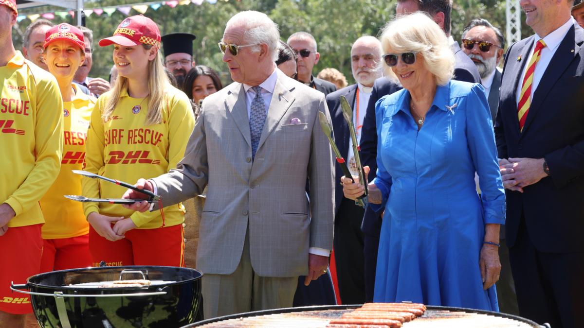 King Charles III, Queen Camilla: Royals on the tongs for BBQ at Parramatta Park [Video]