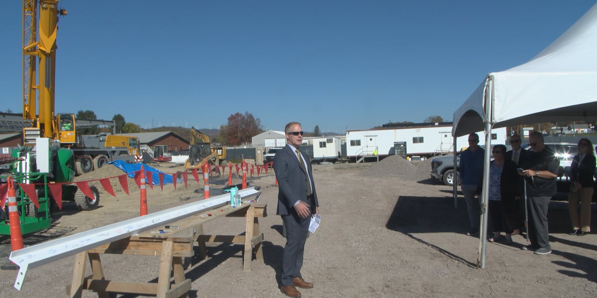 WVU Medicine holds topping off ceremony for future Elkins corridor Medical Center [Video]