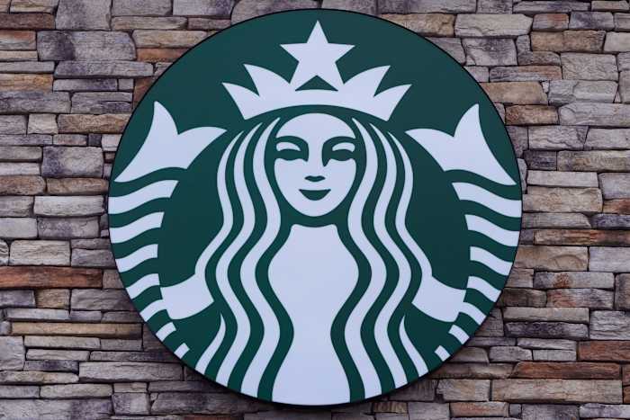 Starbucks reports weak quarterly results despite the arrival of Pumpkin Spice Latte season [Video]