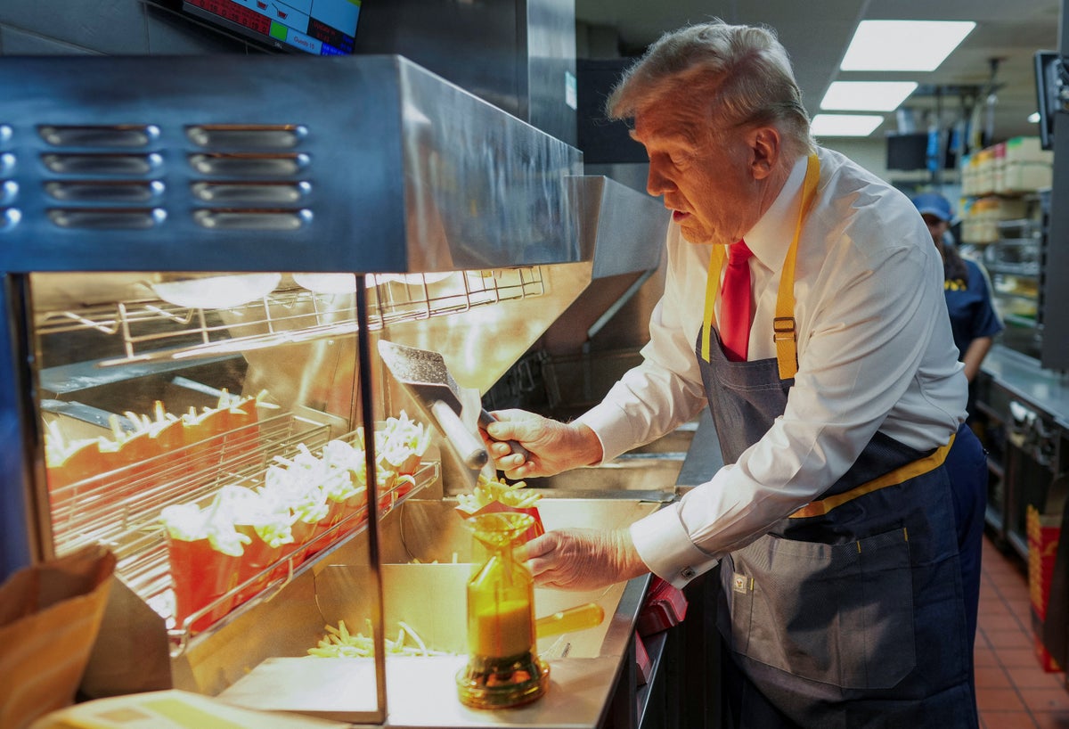 McDonalds where Trump worked overwhelmed by negative Yelp reviews: Got bronzer on my fries [Video]