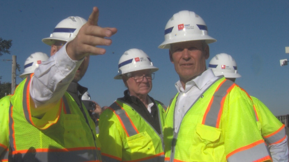 Gov. Lee visits Memphis, discusses updated progress on I-55 bridge [Video]