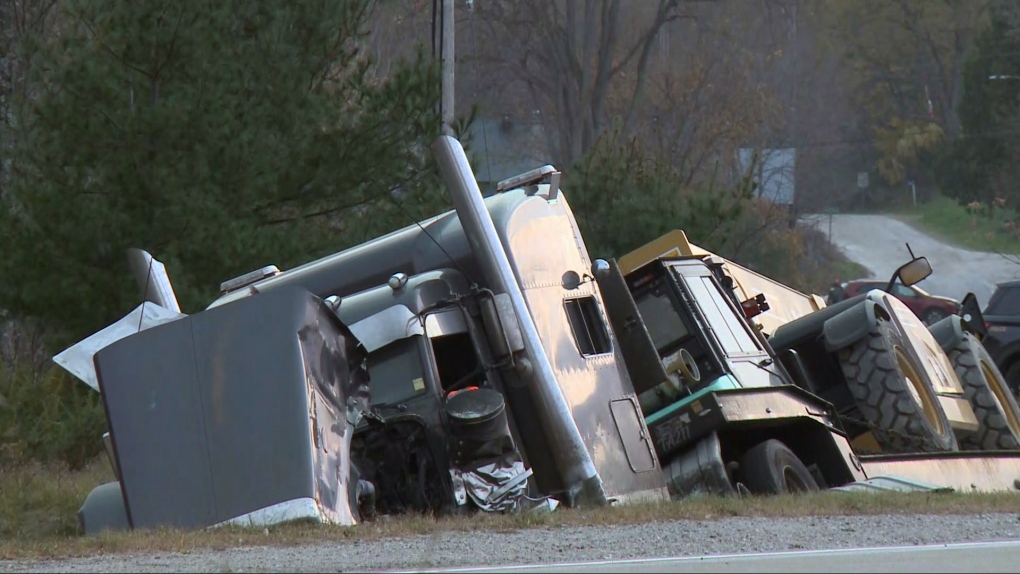 One dead, others injured following collision involving tractor trailer, car on Hwy. 7 in eastern Ontario [Video]