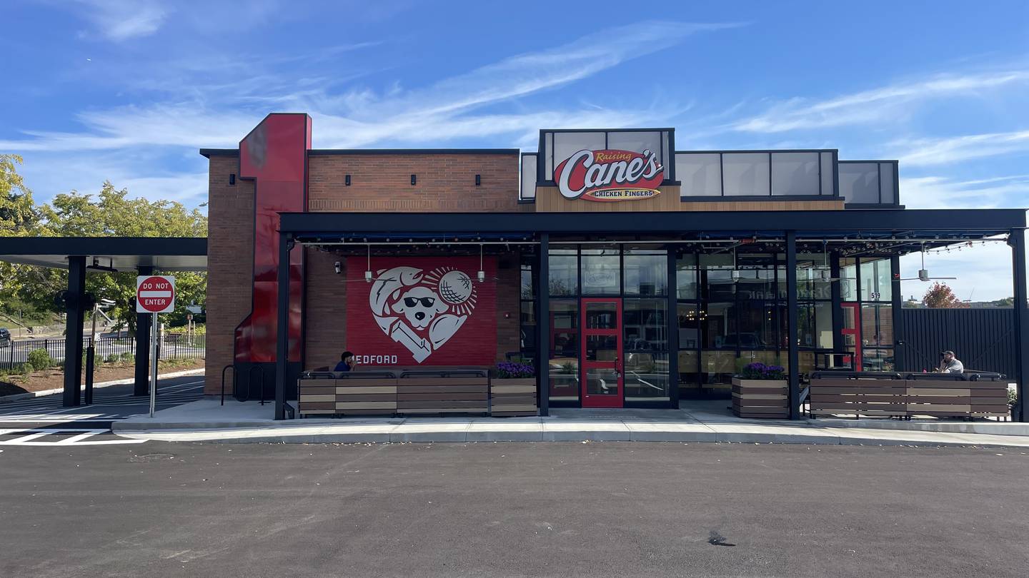 Raising Canes announces opening date for Medford location  Boston 25 News [Video]