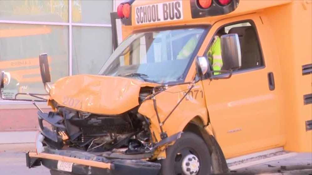 Milwaukee school bus crash: Brake failure incident [Video]