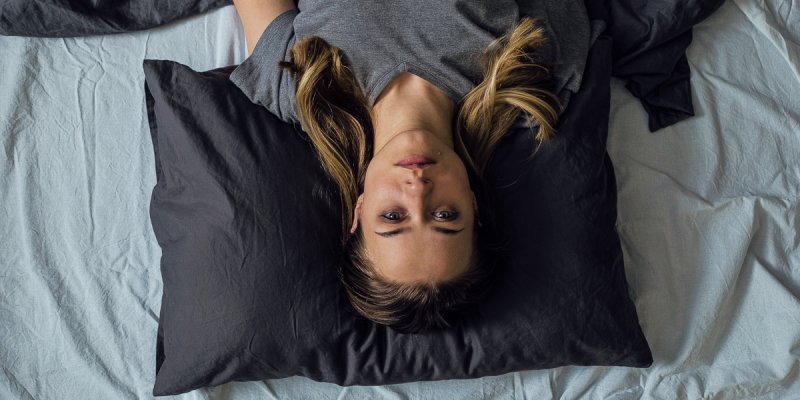 Why You Shouldn’t Try To Force Yourself To Sleep, From An Expert [Video]