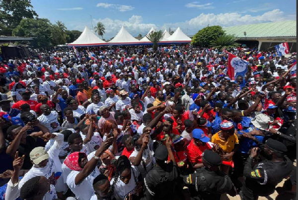 Bawumia shakes Keta as nursing trainees, residents give him a rousing reception [Video]