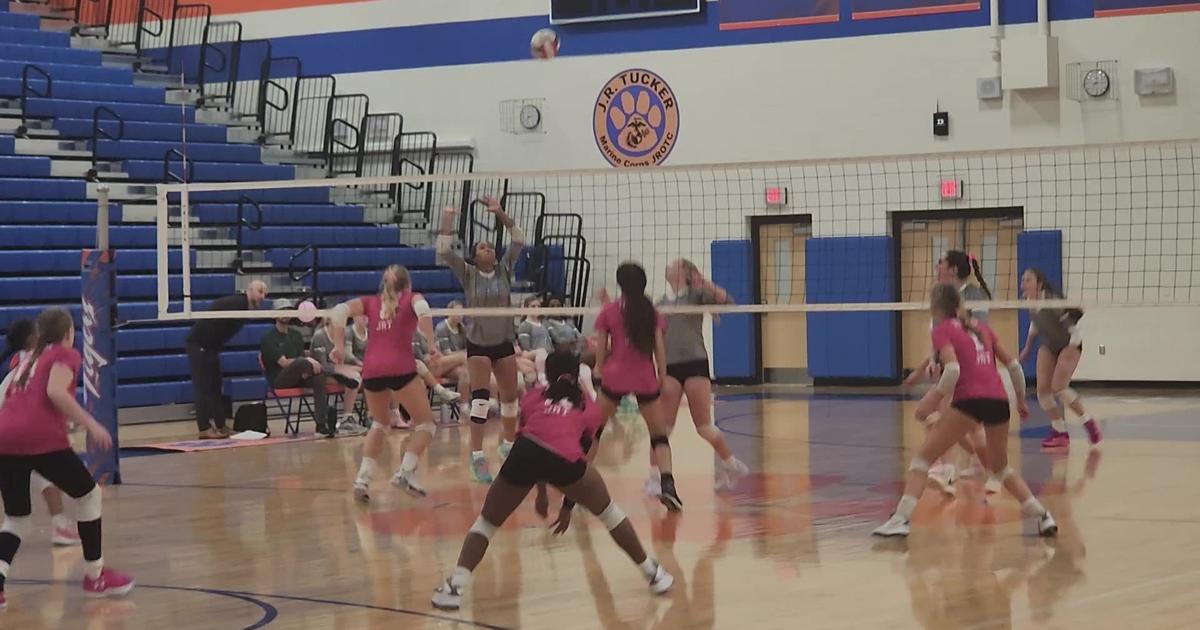 Lewis records a kill in the first set against Tucker [Video]