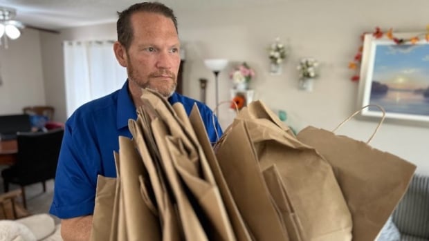 Walmart, LCBO are the latest retailers to embrace single-use paper bags. Environmentalists are concerned [Video]