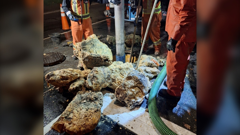 50 tonnes of ‘fatbergs’ removed from Richmond, B.C., sewer [Video]