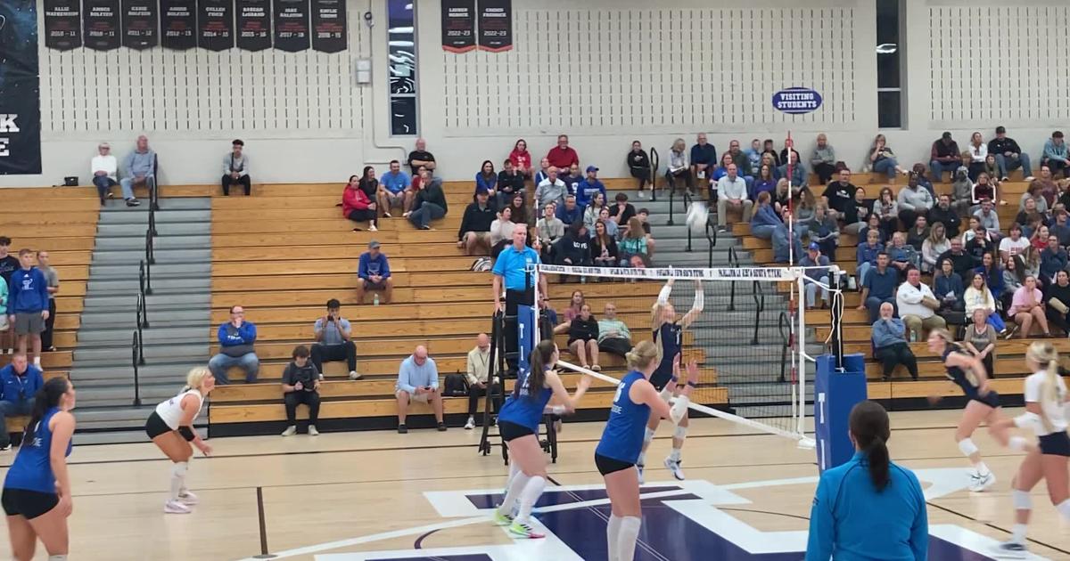 Kam Bails of Papio South putting down the final kill against Elkhorn South in the Metro Conference volleyball semifinal [Video]