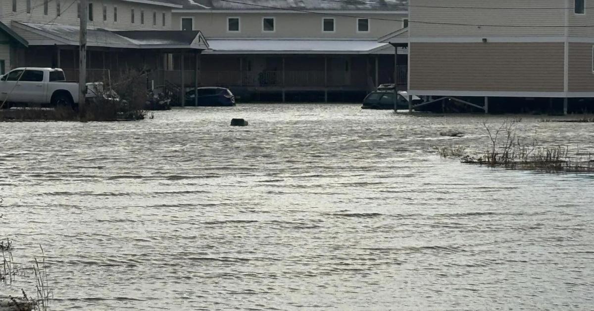 Coastal flooding and high winds impact Kotzebue and parts of west coast Alaska | News [Video]