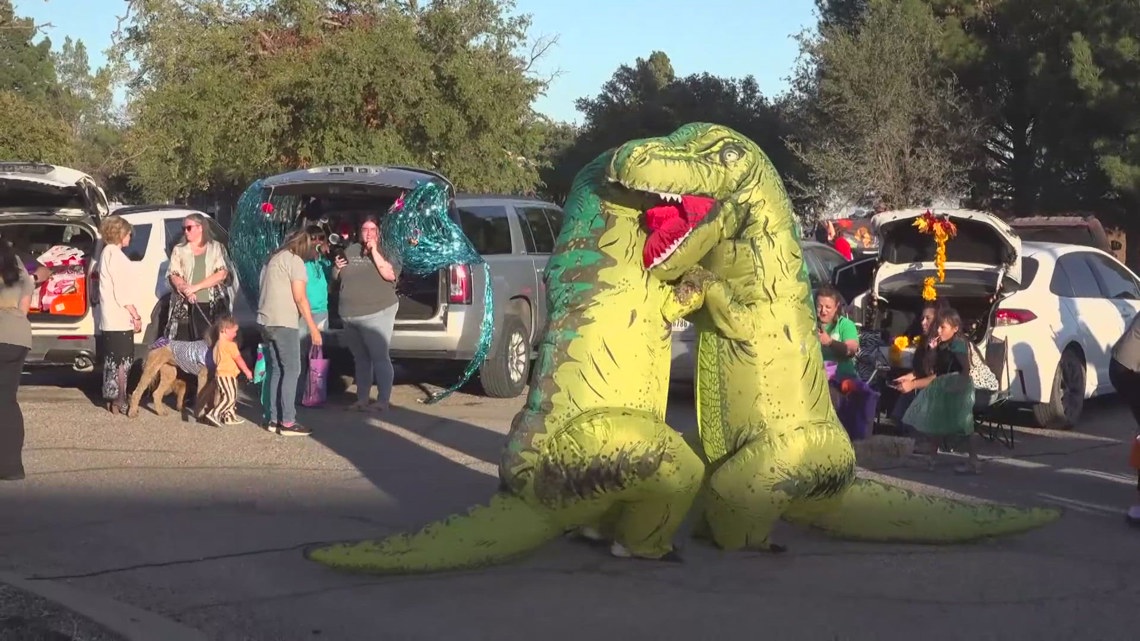 Brookdale Senior Living host Halloween ‘Trick or Treating’ event [Video]