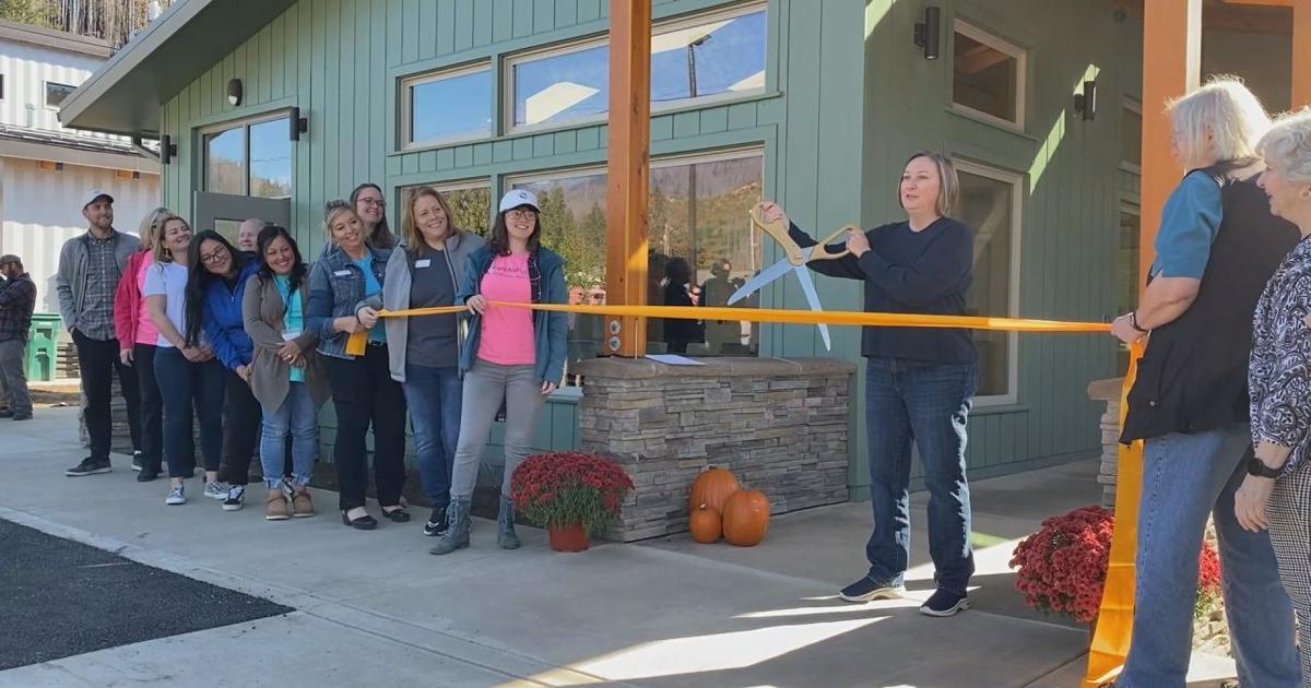 Blue River cuts ribbon on new health clinic after old one burned down in 2020 | News [Video]