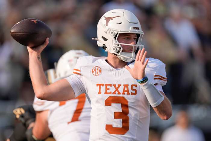 Quinn Ewers throws for 3 TDs as No. 5 Texas beats No. 25 Vanderbilt 27-24 in ‘culture’ win [Video]