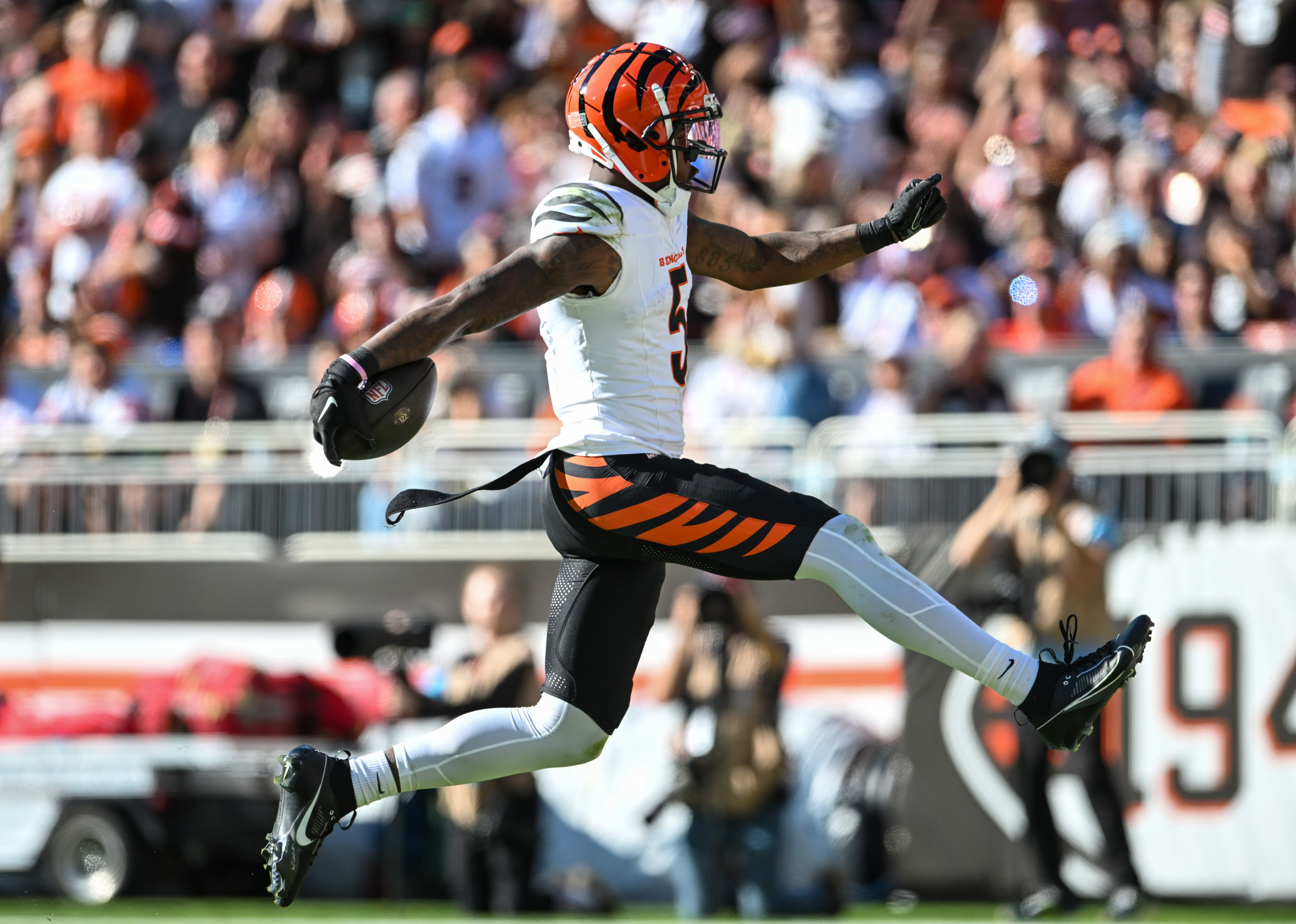 Bengals News: Tee Higgins Ruled Out vs Eagles After Late Week Injury [Video]