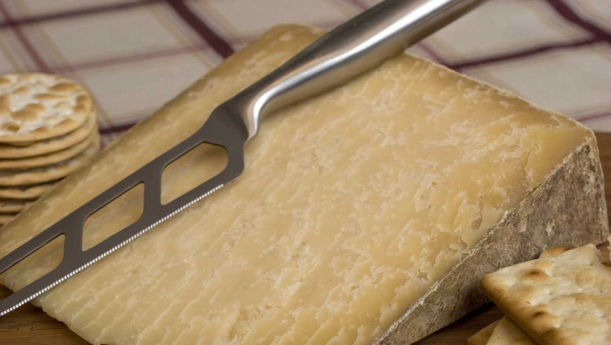 Jamie Oliver urges followers to help solve ‘grate cheese robbery’ [Video]