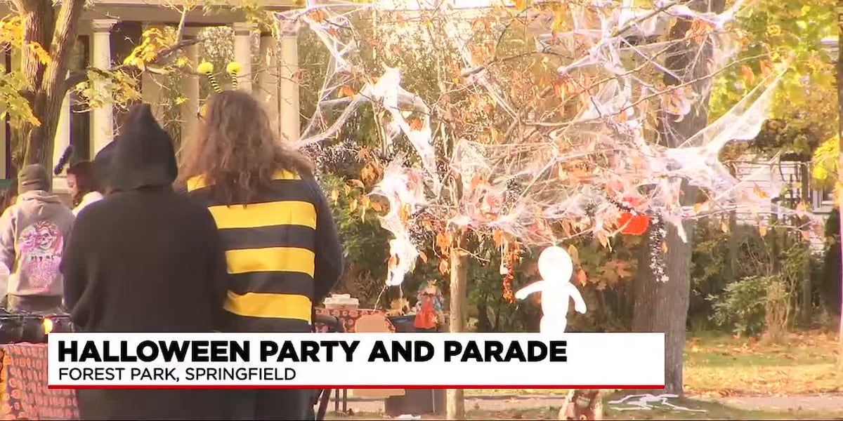 Community comes together for Halloween party, parade at Forest Park [Video]