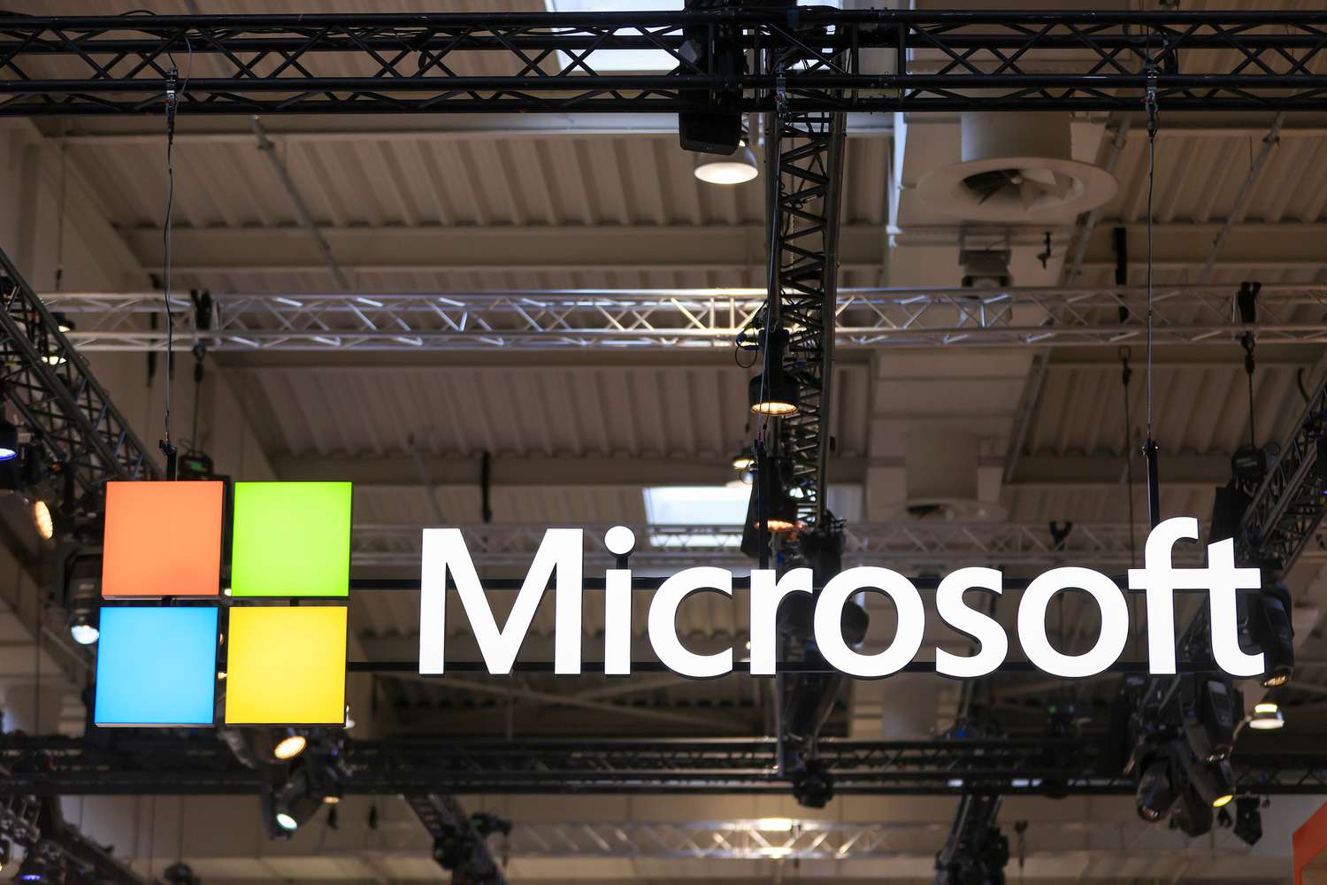 Microsoft’s Earnings Exceed Expectations But Cloud Growth Falls Short [Video]