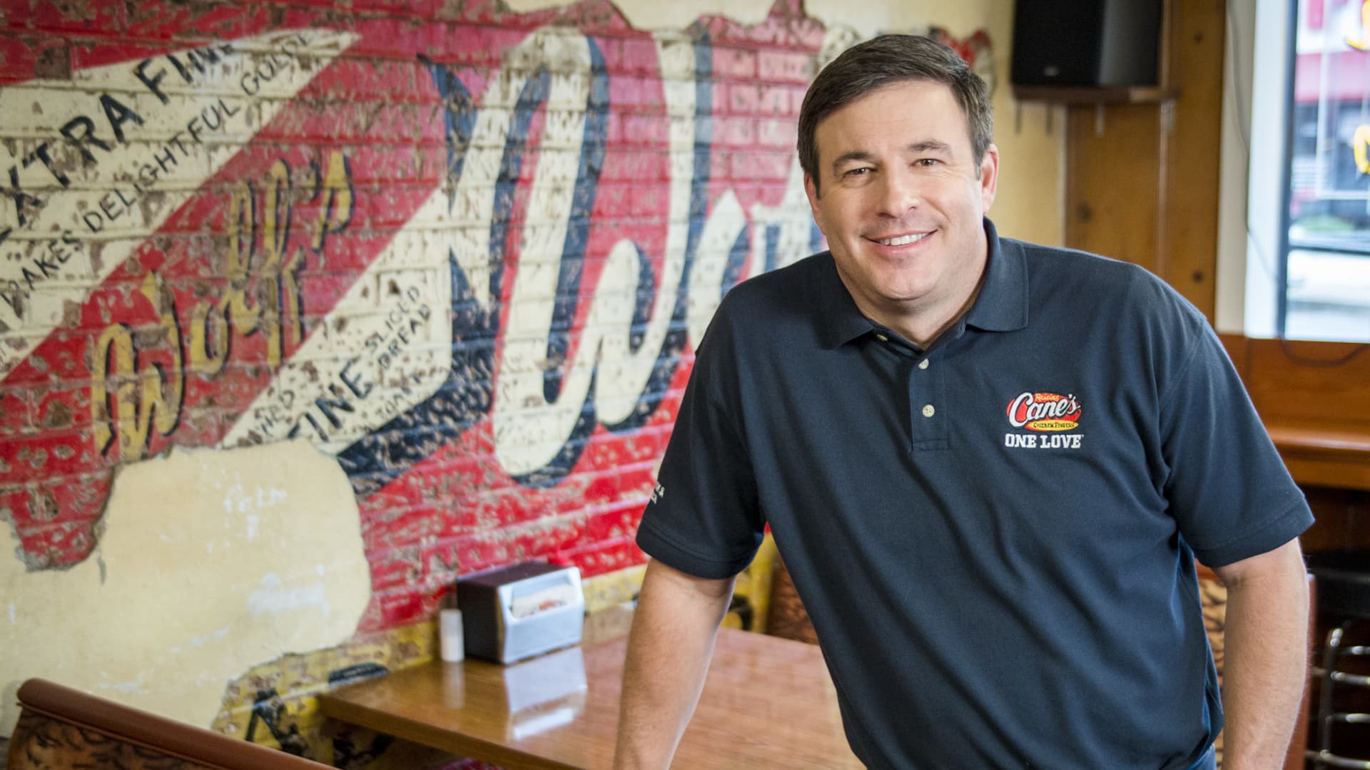 Raising Cane’s almost failed after Katrinanow its CEO is a billionaire [Video]