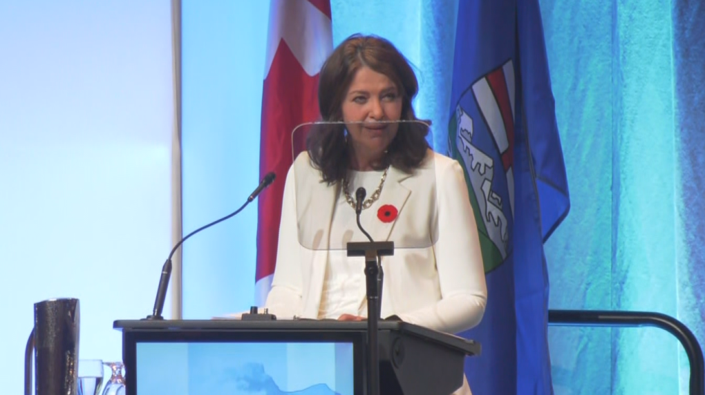 Premier Danielle Smith provincial address blames Trudeau [Video]