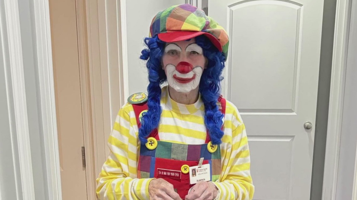 Meet the 97-year-old performer Bumpkin the Clown [Video]