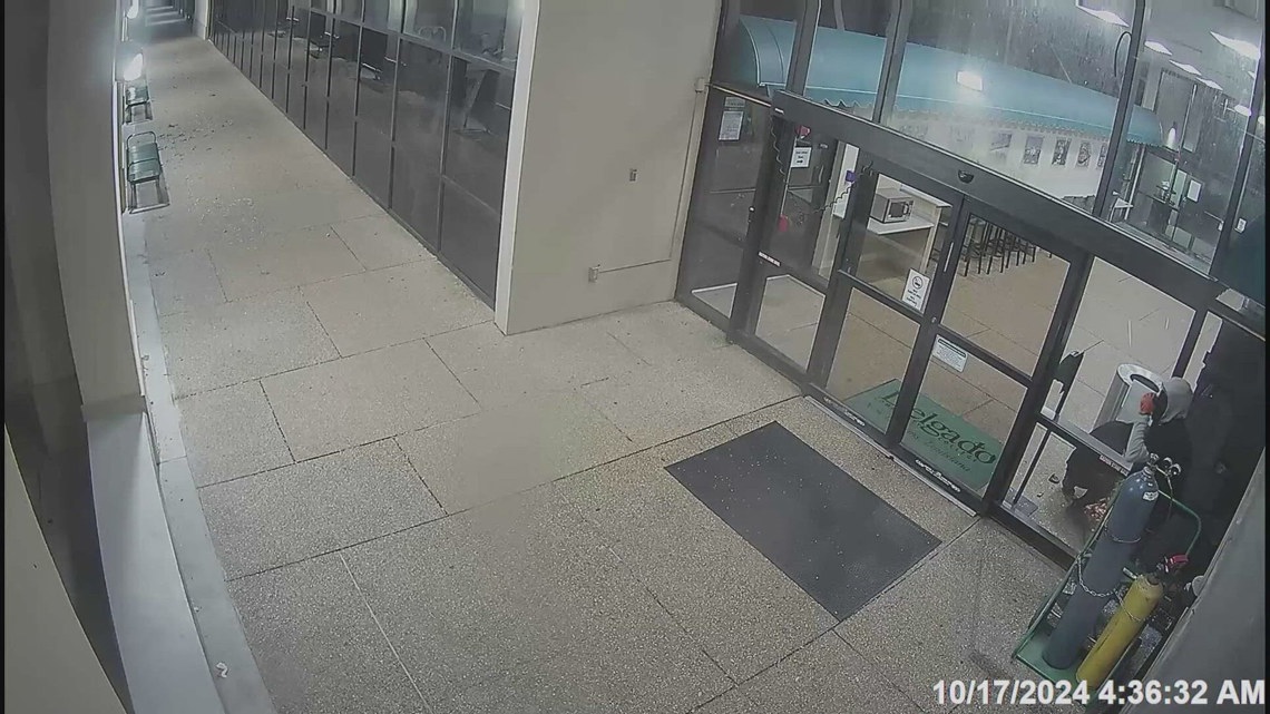 Suspects try to steal an ATM from Delgado Community College campus [Video]