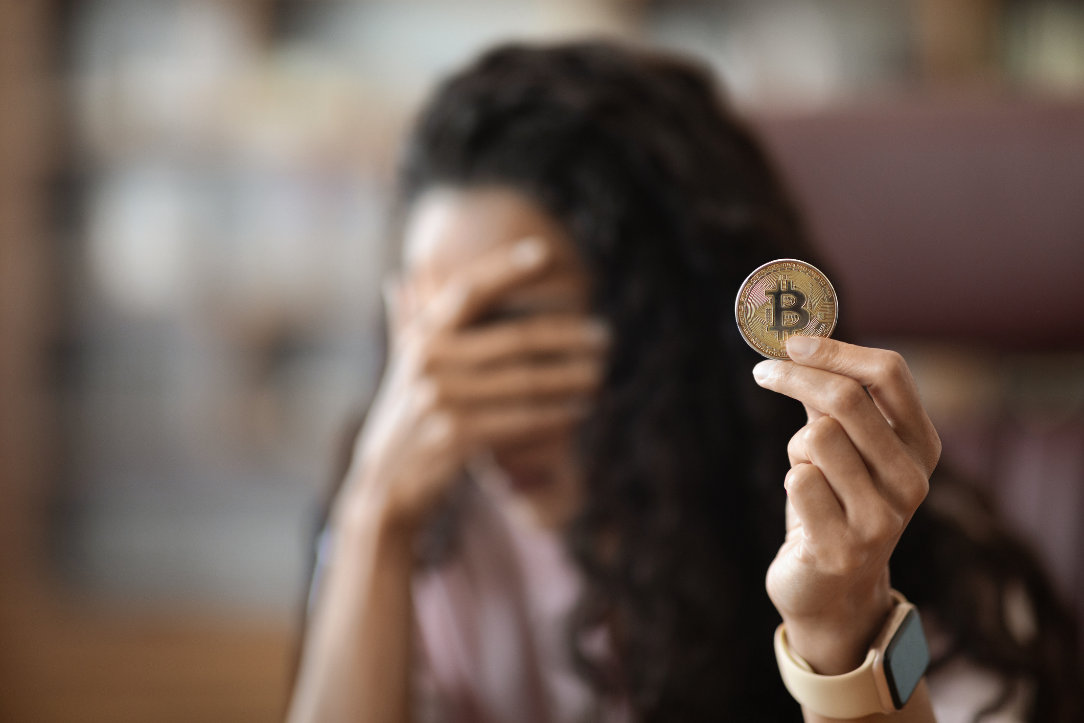 Server Left Perplexed After Customer Leaves Mystery Coin Instead of Paying [Video]