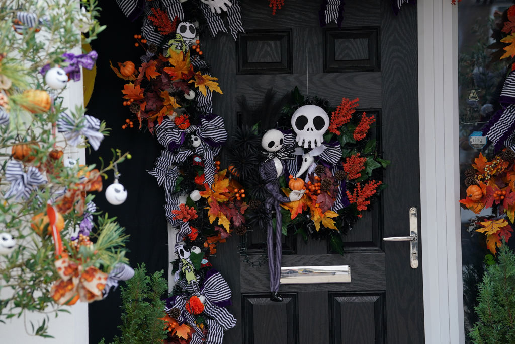 October Welcomes Halloween Festivities [Video]