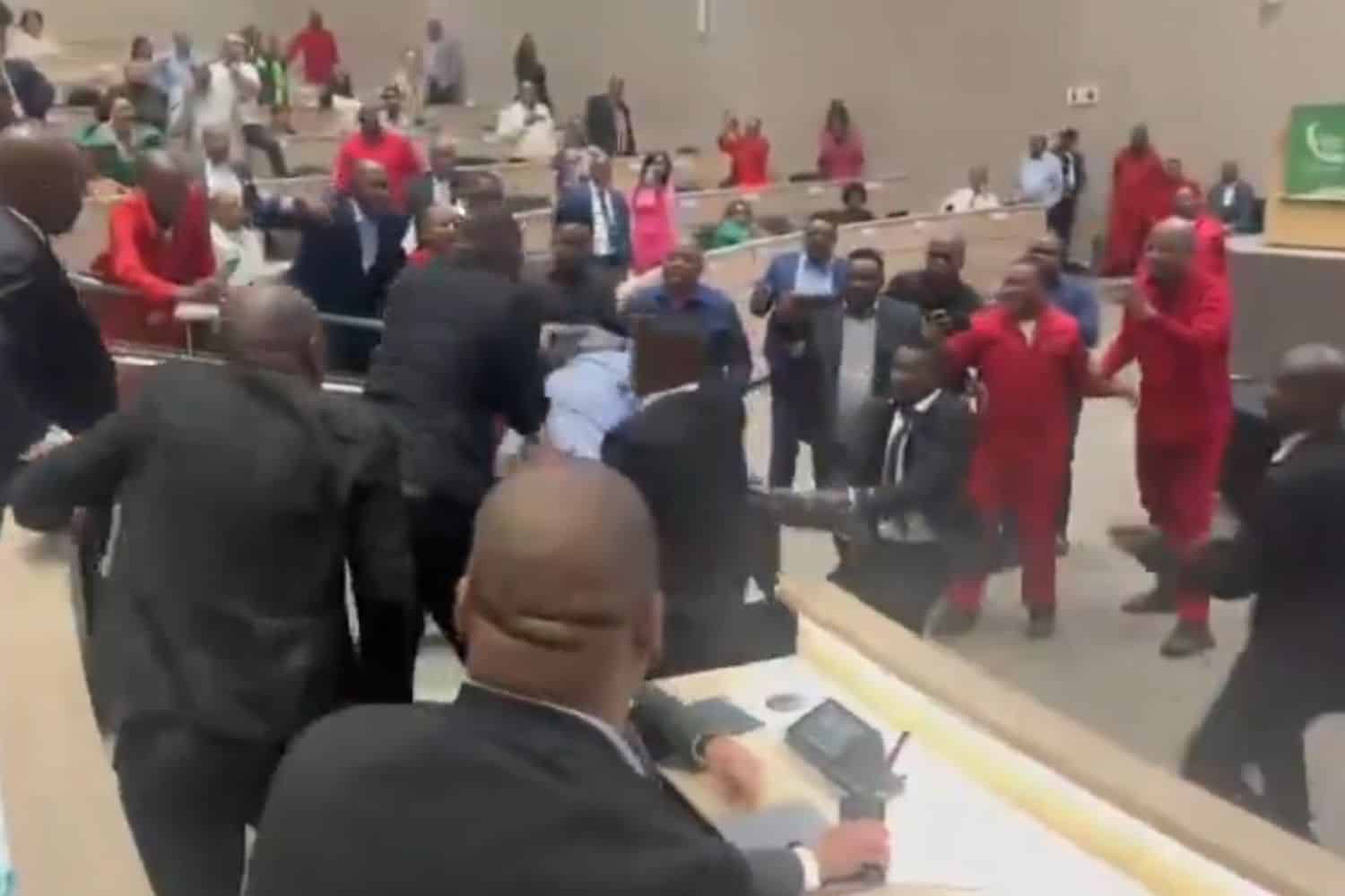 Tshwane council meeting turns violent, DA councillors manhandled [Video]