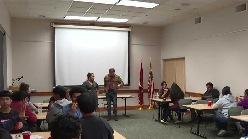 Members of the Marshallese community hold voter town hall ahead of Election Day [Video]