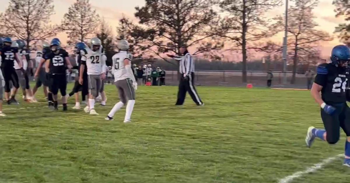 Elk Point-Jefferson’s Gunner Ewing runs in for a TD [Video]