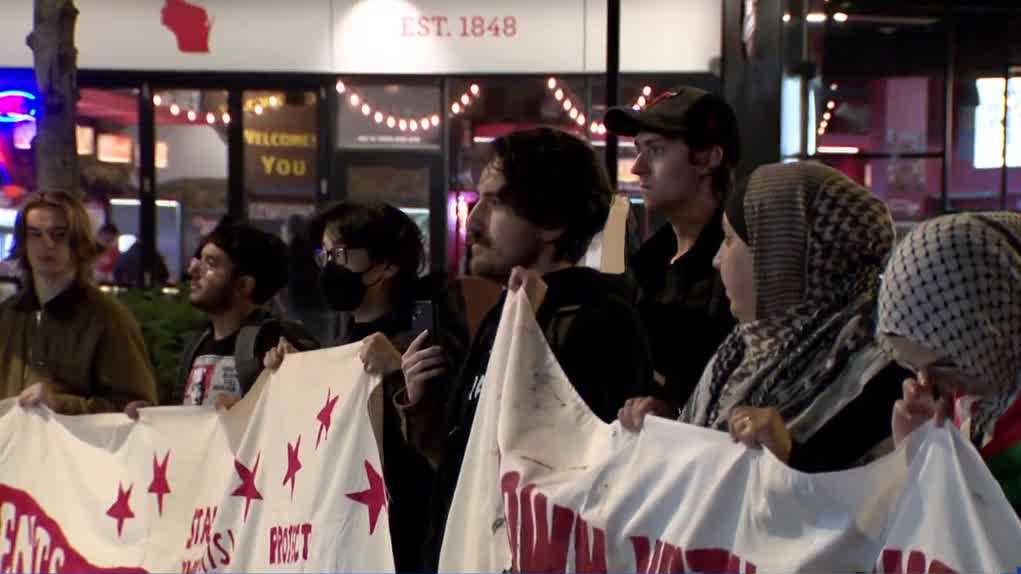 Dozens protest Trump’s Fiserv Forum rally, criticize Harris campaign too [Video]