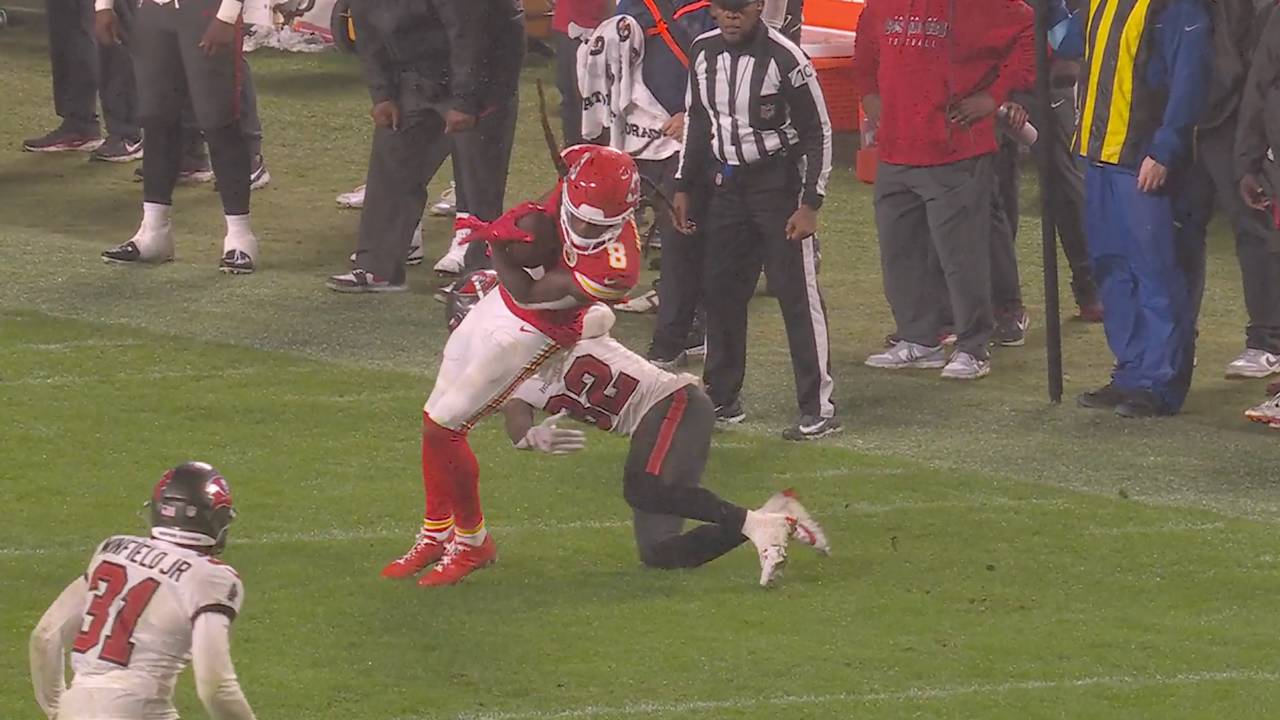 Wide Receiver DeAndre Hopkins Key Sideline Catch Gets Kansas City Chiefs to Tampa Bay Buccaneers 28-yard Line in Overtime [Video]